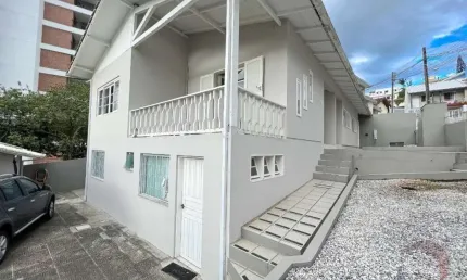 Casa para Venda em Florianópolis, Carvoeira, 9 dormitórios, 3 suítes, 4 banheiros, 10 vagas