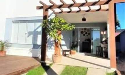 Casa para Venda em Florianópolis, Pântano do Sul, 3 dormitórios, 1 suíte, 4 banheiros, 2 vagas