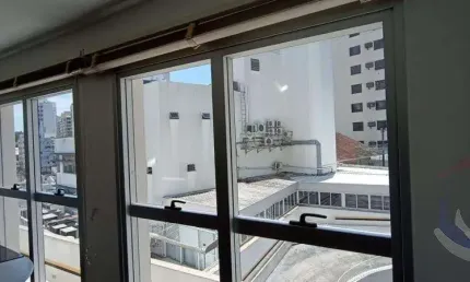 Sala Comercial para Venda em Florianópolis, Centro, 1 banheiro, 1 vaga
