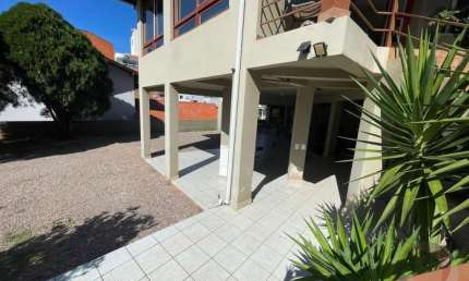 Casa para Venda em Florianópolis, Carvoeira, 8 dormitórios, 2 suítes, 7 banheiros, 8 vagas