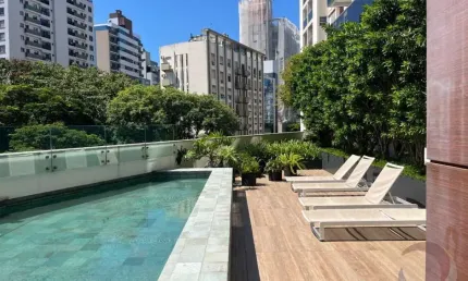 Apartamento para Venda em Florianópolis, Centro, 2 dormitórios, 2 suítes, 3 banheiros, 1 vaga