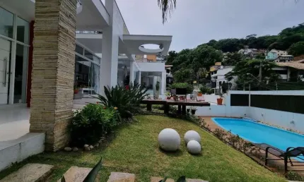 Casa para Venda em Florianópolis, Centro, 8 dormitórios, 8 suítes, 9 banheiros, 5 vagas