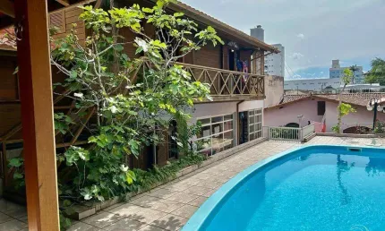 Casa para Venda em Florianópolis, Coloninha, 4 dormitórios, 1 suíte, 3 banheiros, 4 vagas