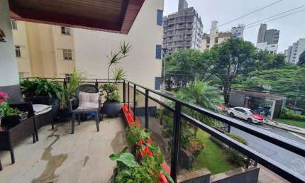 Apartamento para Venda em Florianópolis, Centro, 4 dormitórios, 2 suítes, 5 banheiros, 2 vagas