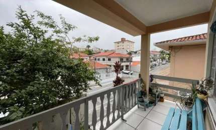 Casa para Venda em Florianópolis, Estreito, 6 dormitórios, 2 suítes, 4 banheiros, 3 vagas