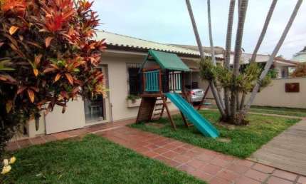 Casa para Venda em Florianópolis, Itacorubi, 3 dormitórios, 1 suíte, 3 banheiros, 2 vagas