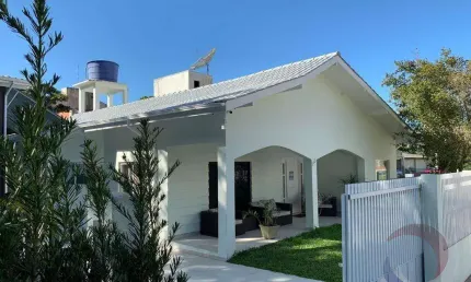 Pousada para Venda em Florianópolis, Canasvieiras, 7 dormitórios, 7 suítes, 9 banheiros, 4 vagas