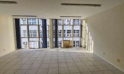 Sala Comercial para Venda em Florianópolis, Centro, 1 banheiro, 1 vaga