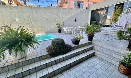 Casa para Venda em Florianópolis, Capoeiras, 4 dormitórios, 1 suíte, 5 banheiros, 2 vagas