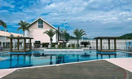 Casa para Venda em Florianópolis, Morro das Pedras, 3 dormitórios, 1 suíte, 2 banheiros, 2 vagas