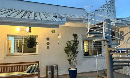 Casa para Venda em Florianópolis, Balneário, 3 dormitórios, 1 suíte, 3 banheiros, 3 vagas