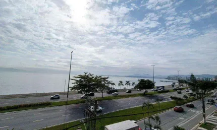 Apartamento para Venda em Florianópolis, Centro, 1 dormitório, 1 suíte, 2 banheiros, 1 vaga