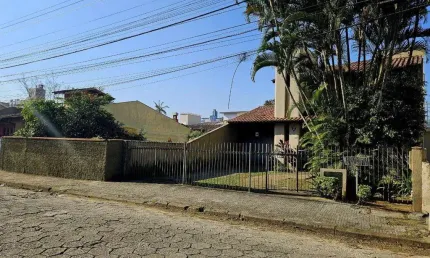 Terreno à venda na Rua Professor José Brasilicio de Souza, Trindade, Florianópolis