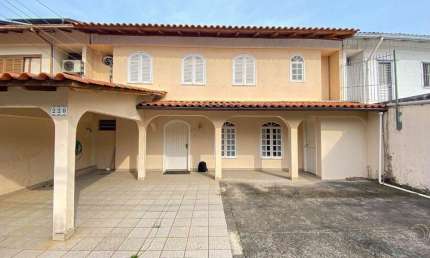 Casa para Venda em Florianópolis, Trindade, 10 dormitórios, 1 suíte, 2 banheiros, 4 vagas
