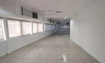 Sala Comercial para Venda em Florianópolis, Centro, 1 banheiro, 7 vagas