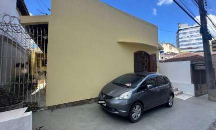 Casa para Venda em Florianópolis, Centro, 4 dormitórios, 2 banheiros, 1 vaga