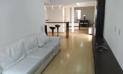 Apartamento para Venda em Florianópolis, Centro, 5 dormitórios, 1 suíte, 3 banheiros, 1 vaga