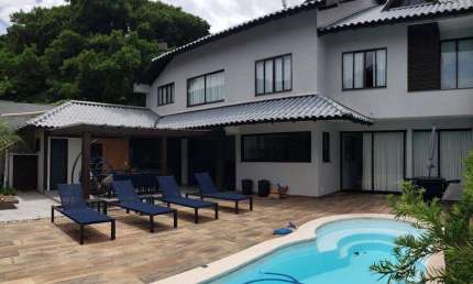 Casa para Venda em Florianópolis, Balneário, 4 dormitórios, 4 suítes, 7 banheiros, 1 vaga