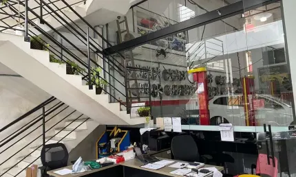 Loja para Venda em Florianópolis, Pantanal, 2 banheiros, 2 vagas