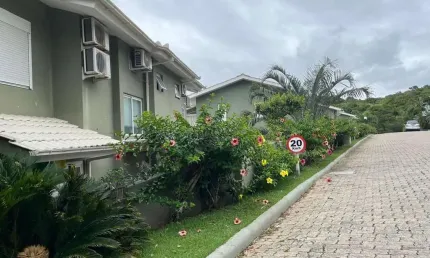 Casa para Venda em Florianópolis, Barra Da Lagoa, 3 dormitórios, 1 suíte, 3 banheiros, 3 vagas