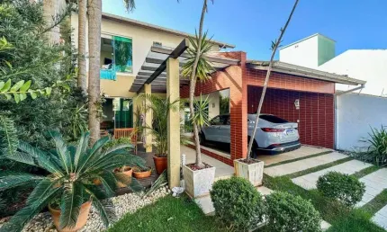 Casa para Venda em Florianópolis, Canto, 3 dormitórios, 3 suítes, 4 banheiros, 2 vagas