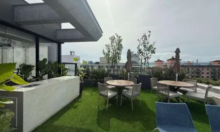Apartamento para Venda em Florianópolis, Jurerê, 3 dormitórios, 3 suítes, 4 banheiros, 2 vagas