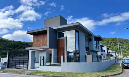 Casa para Venda em Florianópolis, Rio Tavares, 3 dormitórios, 3 suítes, 5 banheiros, 4 vagas