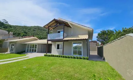 Casa para Venda em Florianópolis, Sambaqui, 4 dormitórios, 1 suíte, 3 banheiros, 4 vagas