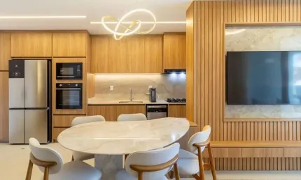 Apartamento para Venda em Florianópolis, Jurerê, 3 dormitórios, 3 suítes, 4 banheiros, 2 vagas