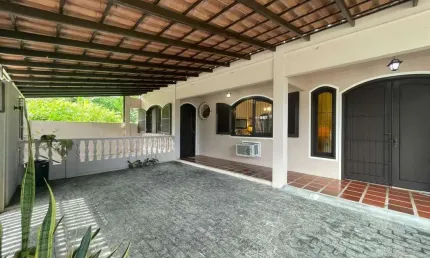 Casa para Venda em Florianópolis, Pantanal, 4 dormitórios, 1 suíte, 5 banheiros, 2 vagas
