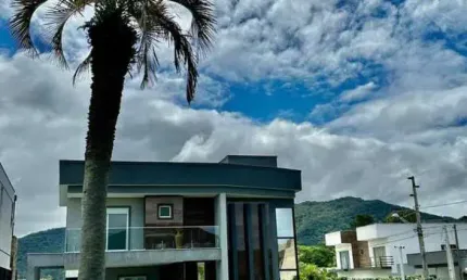 Casa para Venda em Florianópolis, São João do Rio Vermelho, 3 dormitórios, 3 suítes, 4 banheiros, 4 vagas