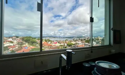 Cobertura para Venda em Florianópolis, Abraão, 4 dormitórios, 3 suítes, 4 banheiros, 2 vagas