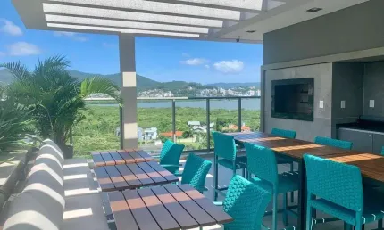 Apartamento para Venda em Florianópolis, Cacupé, 2 dormitórios, 1 suíte, 2 banheiros, 1 vaga