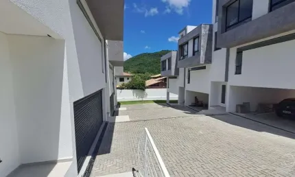 Casa para Venda em Florianópolis, Rio Tavares, 3 dormitórios, 1 suíte, 3 banheiros, 3 vagas