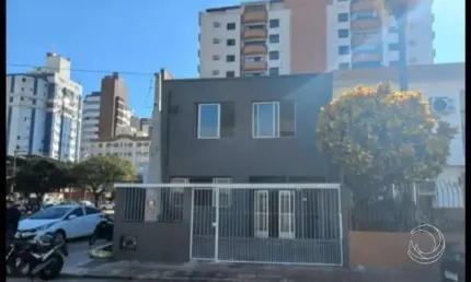 Casa para Venda em Florianópolis, Centro, 4 dormitórios, 2 banheiros, 1 vaga