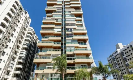 Apartamento para Venda em Florianópolis, Centro, 3 dormitórios, 3 suítes, 4 banheiros, 2 vagas