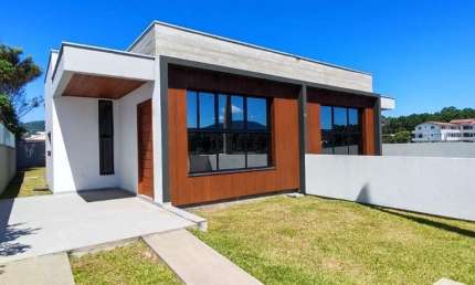 Casa para Venda em Florianópolis, São João do Rio Vermelho, 3 dormitórios, 1 suíte, 2 banheiros, 2 vagas