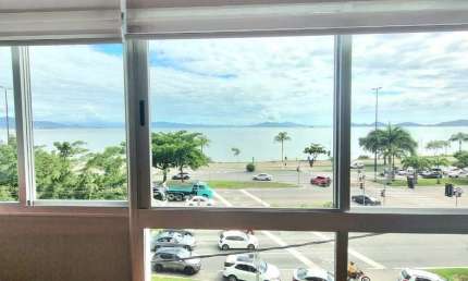 Apartamento para Venda em Florianópolis, Centro, 3 dormitórios, 3 suítes, 4 banheiros, 1 vaga