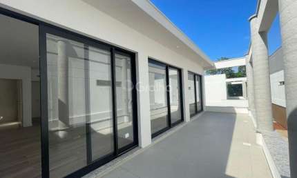 Casa para Venda em Florianópolis, Cacupé, 3 dormitórios, 3 suítes, 3 banheiros, 2 vagas