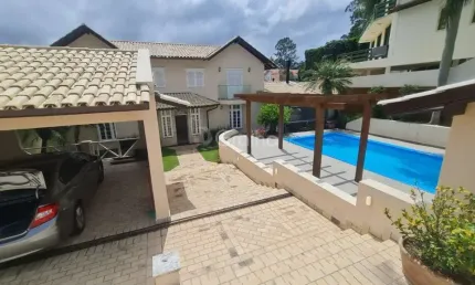 Casa para Venda em Florianópolis, Centro, 4 dormitórios, 2 suítes, 5 banheiros, 4 vagas