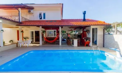 Casa para Venda em Florianópolis, Sambaqui, 4 dormitórios, 1 suíte, 2 banheiros, 4 vagas
