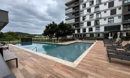 Apartamento para Venda em Florianópolis, Jurerê Internacional, 3 dormitórios, 3 suítes, 4 banheiros, 2 vagas