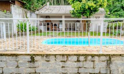 Casa para Venda em Florianópolis, Trindade, 6 dormitórios, 2 suítes, 3 banheiros, 4 vagas