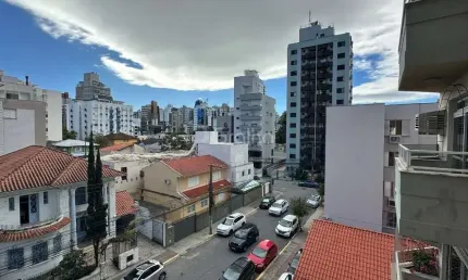 Apartamento para Venda em Florianópolis, Centro, 4 dormitórios, 2 suítes, 5 banheiros, 2 vagas