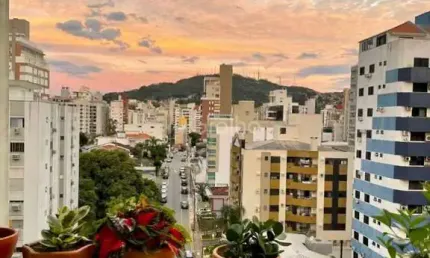 Apartamento para Venda em Florianópolis, Centro, 2 dormitórios, 2 banheiros, 1 vaga