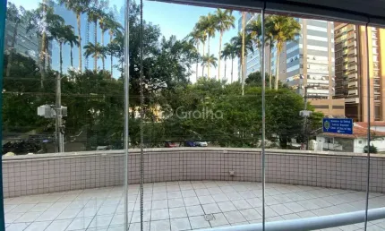 Apartamento para Venda em Florianópolis, Centro, 3 dormitórios, 1 suíte, 4 banheiros, 1 vaga