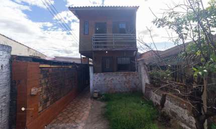 Casa com 2 quartos para alugar na Rua Anita Garibaldi, Sumaré, Alvorada