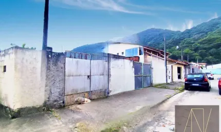 Casa com 3 quartos à venda no Sumaré, Caraguatatuba 