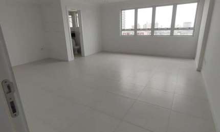 Sala Comercial para Venda em Itajaí, Centro, 2 banheiros, 2 vagas