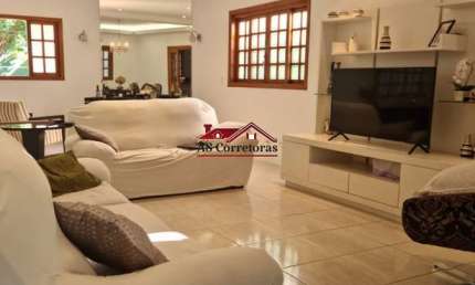 Casa  no City Bussocaba é uma oportunidade imperdível para quem procura uma moradia espaçosa, confortável e bem localizada.
